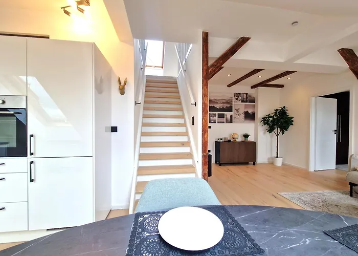 Moderne In * Γκρατς